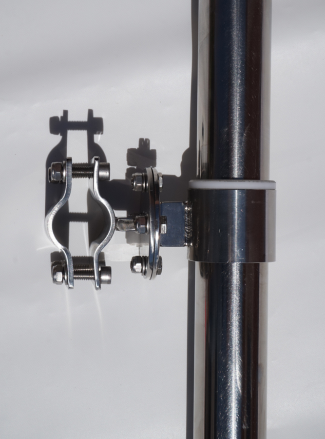 Outboard motor lift