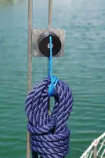 Shroud clips for lines